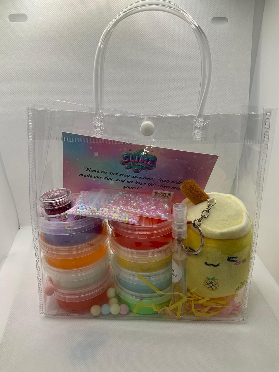 SlimeStunnerz Mini Showbag with mini handmade slimes, a squishy toy and slime add-ons